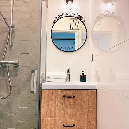 A 200 M Do Plazy Apartment *